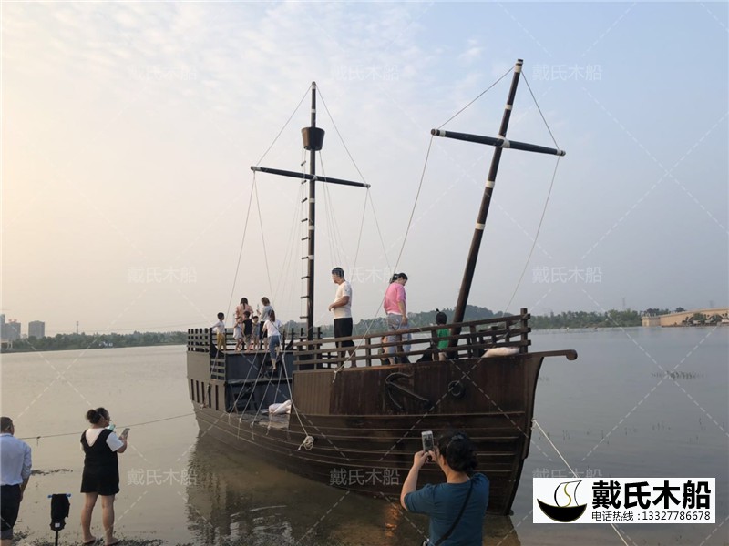 湖北孝感天屿湖仿古海盗船 仿古木质帆船